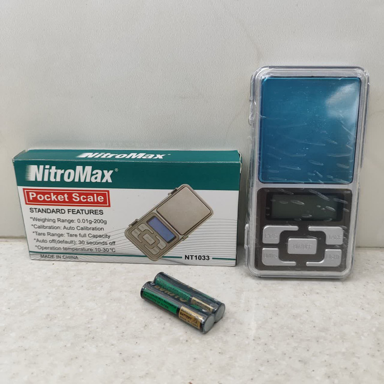 ترازو دیجیتال جیبی با دقت 0/01 تا 200 گرم مناسب طلا زعفران و... برند نیترو مکس با قابلیت خواموش شدن خودکار