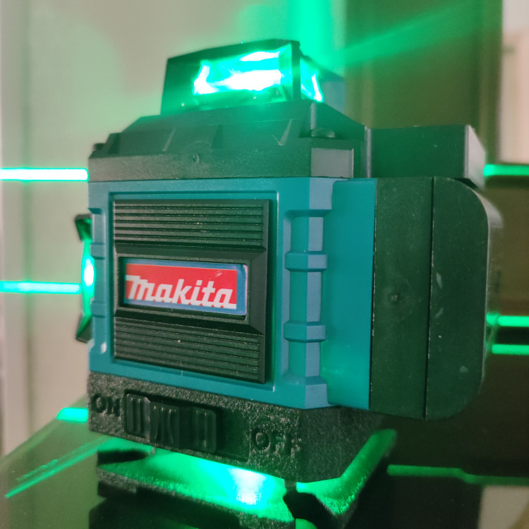 تراز لیزری حرفه ای ماکیتا 4 بعدی 16 لاین مدل 4B-360D تراز لیزری ماکیتا مدل MAKITA 4D مدل Pro-4D-16Line مدل MAKITA-360-16 4 بعدی 360 درجه با 16 خط